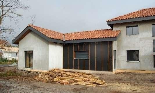 Aile de plain-pied de la maison en cours de construction